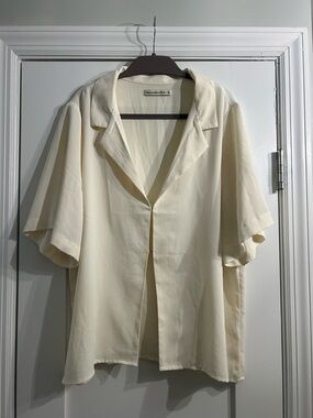 Abercrombie & Fitch Cream Short-Sleeve Button-Down Shirt